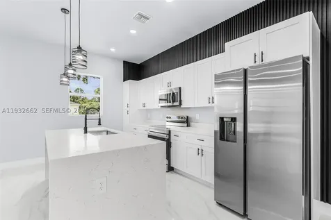748 748 Chestnut Street E Lehigh Acres FL 33974