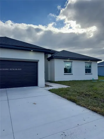 748 748 Chestnut Street E Lehigh Acres FL 33974