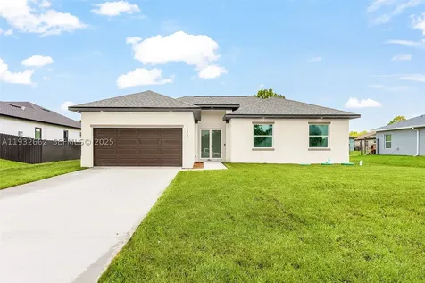 748 748 Chestnut Street E Lehigh Acres FL 33974
