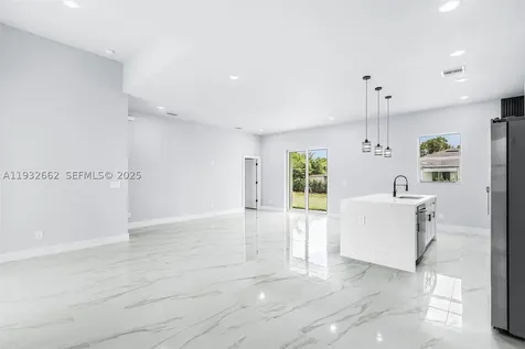 748 748 Chestnut Street E Lehigh Acres FL 33974