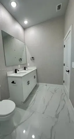 748 748 Chestnut Street E Lehigh Acres FL 33974