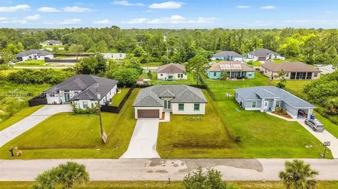 748 748 Chestnut Street E Lehigh Acres FL 33974
