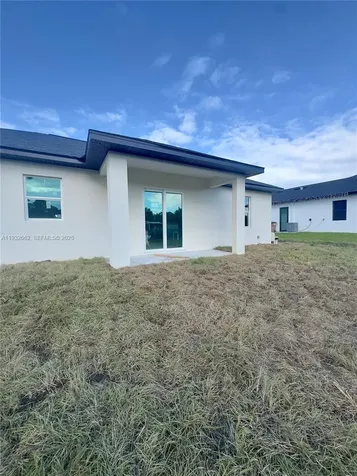 748 748 Chestnut Street E Lehigh Acres FL 33974
