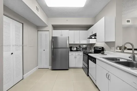 6968 SW 39th Street Davie FL 33314