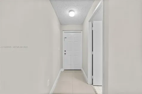 6968 SW 39th Street Davie FL 33314
