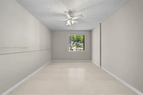 6968 SW 39th Street Davie FL 33314