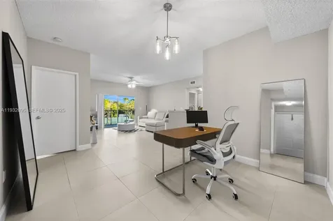6968 SW 39th Street Davie FL 33314