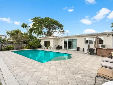 1000 S Shore Drive Miami Beach FL 33141