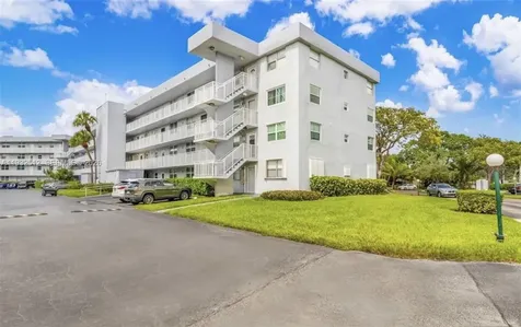 103 Royal Park Drive Oakland Park FL 33309