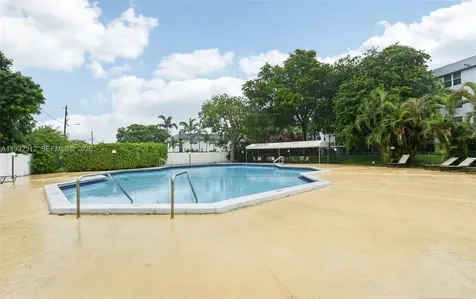 103 Royal Park Drive Oakland Park FL 33309