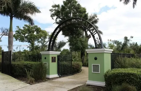 103 Royal Park Drive Oakland Park FL 33309