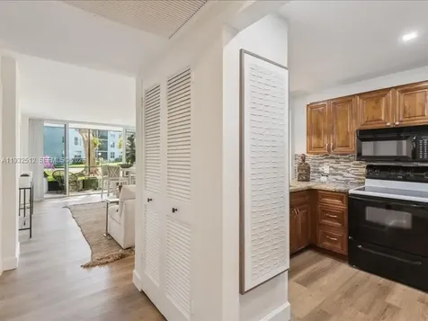 103 Royal Park Drive Oakland Park FL 33309