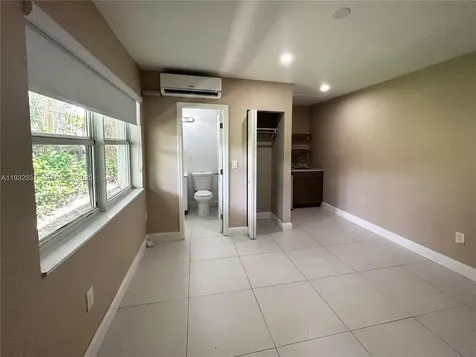 1265 SW 6th Street Miami FL 33135