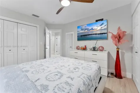 550 NW 110th Avenue Plantation FL 33324