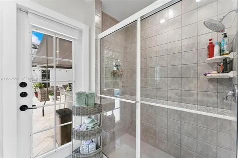 550 NW 110th Avenue Plantation FL 33324