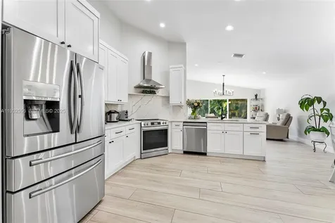 550 NW 110th Avenue Plantation FL 33324