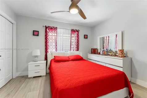 550 NW 110th Avenue Plantation FL 33324