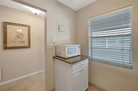 7897 Golf Cir Drive Margate FL 33063