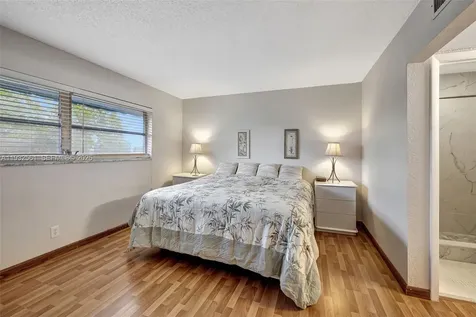 7897 Golf Cir Drive Margate FL 33063