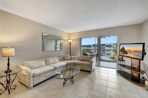 7897 Golf Cir Drive Margate FL 33063