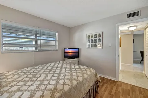 7897 Golf Cir Drive Margate FL 33063