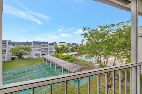 7897 Golf Cir Drive Margate FL 33063