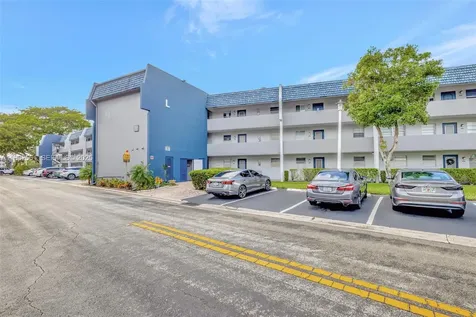 7897 Golf Cir Drive Margate FL 33063