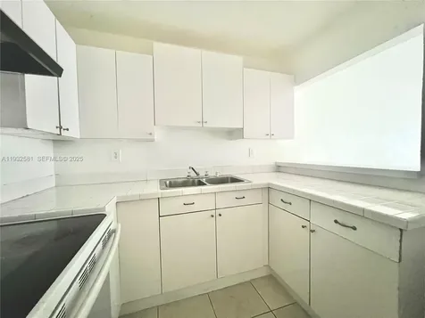 1305 W 46th Street Hialeah FL 33012