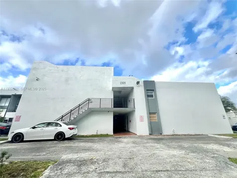 1305 W 46th Street Hialeah FL 33012