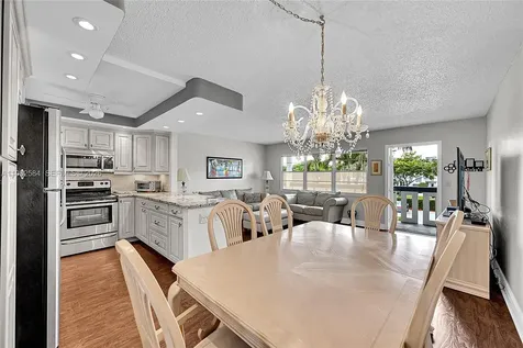 2009 Oakridge A Deerfield Beach FL 33442