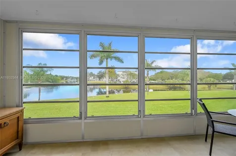 2009 Oakridge A Deerfield Beach FL 33442