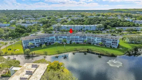 2009 Oakridge A Deerfield Beach FL 33442