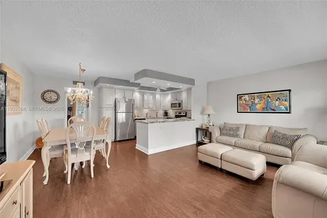 2009 Oakridge A Deerfield Beach FL 33442