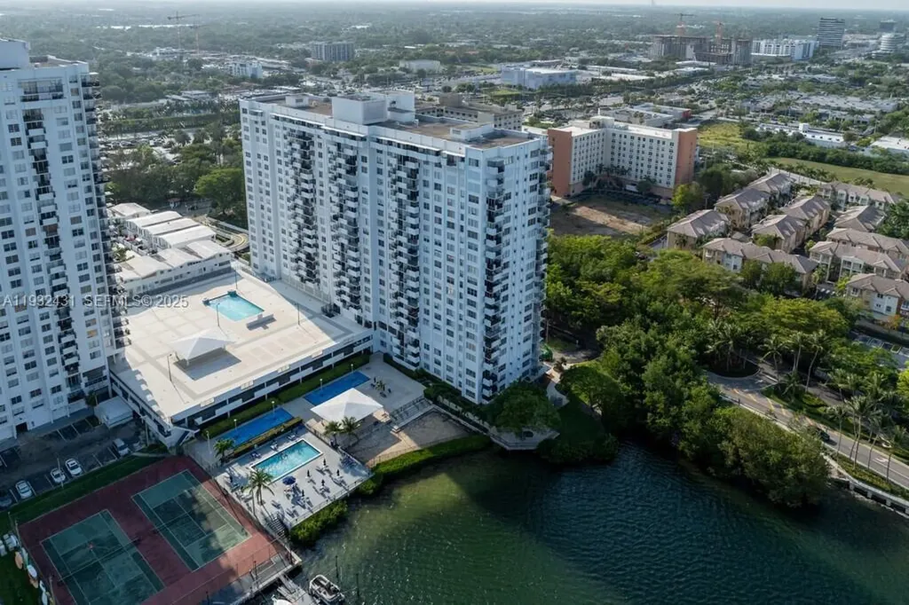 2780 NE 183rd Street Aventura FL 33160