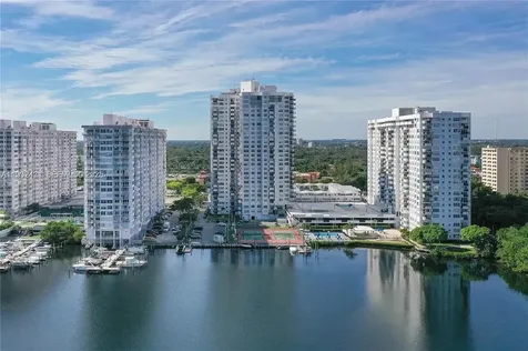 2780 NE 183rd Street Aventura FL 33160