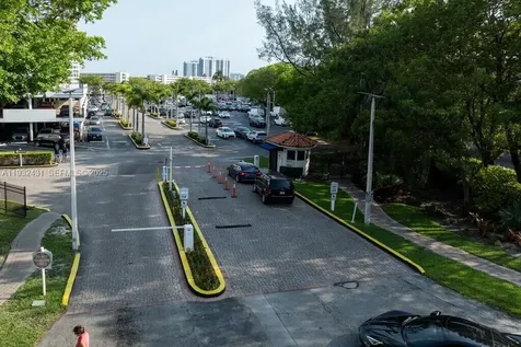 2780 NE 183rd Street Aventura FL 33160