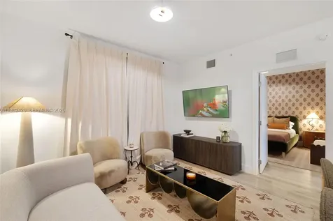 1542 NW 2nd Street Miami FL 33125