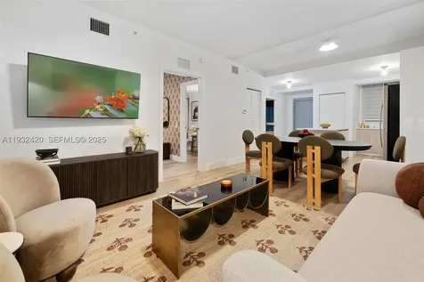 1542 NW 2nd Street Miami FL 33125