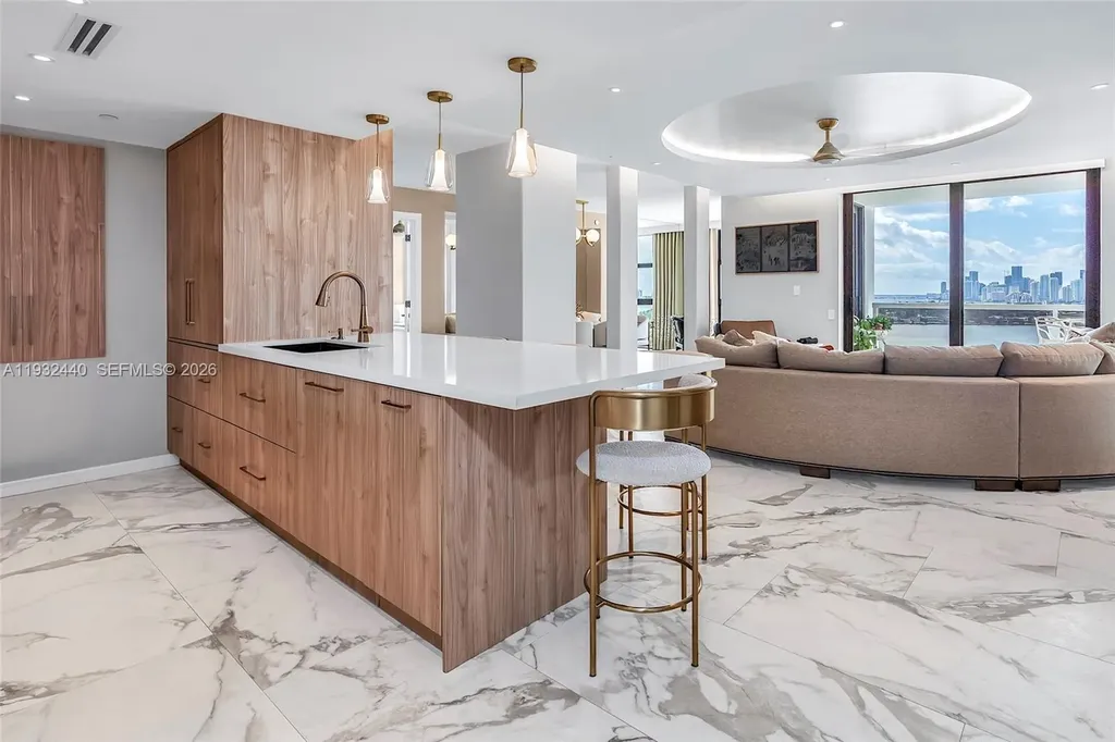 9 Island Avenue Miami Beach FL 33139