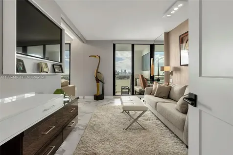 9 Island Avenue Miami Beach FL 33139