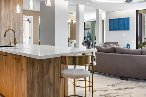 9 Island Avenue Miami Beach FL 33139