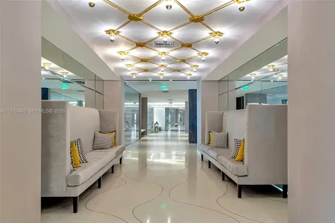9 Island Avenue Miami Beach FL 33139
