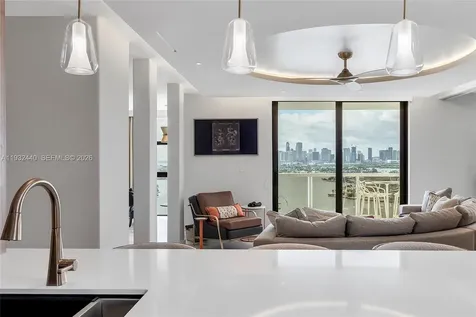 9 Island Avenue Miami Beach FL 33139