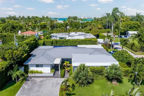 6420 Pinetree Drive Circle Miami Beach FL 33141