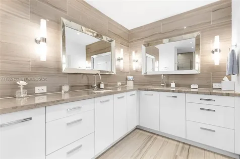 6420 Pinetree Drive Circle Miami Beach FL 33141