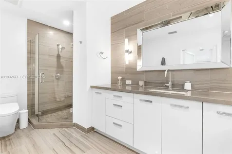 6420 Pinetree Drive Circle Miami Beach FL 33141
