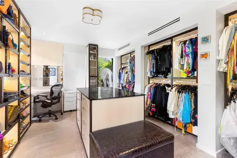 6420 Pinetree Drive Circle Miami Beach FL 33141