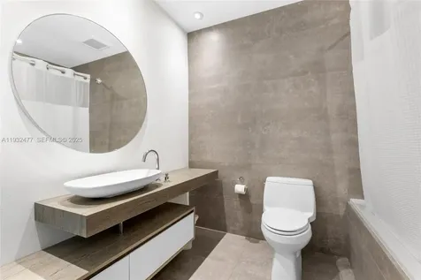 6420 Pinetree Drive Circle Miami Beach FL 33141