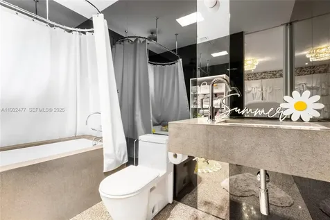 6420 Pinetree Drive Circle Miami Beach FL 33141