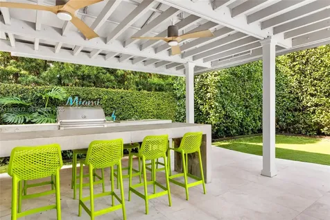 6420 Pinetree Drive Circle Miami Beach FL 33141